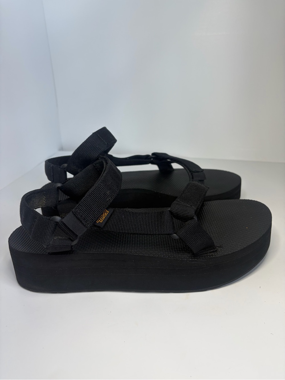 Teva Women's Flatform Universal Sandal Black Size 11